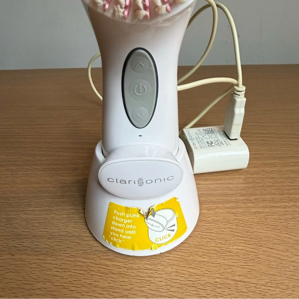 The Clarisonic Aria 3 Speed Facial Cleansing Brush